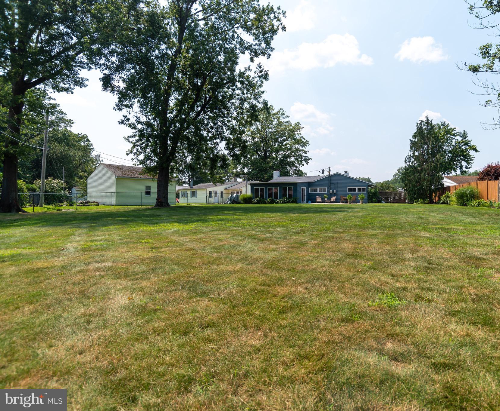 114 Timber Lane Levittown, PA 19054 - Photo 5 of 33