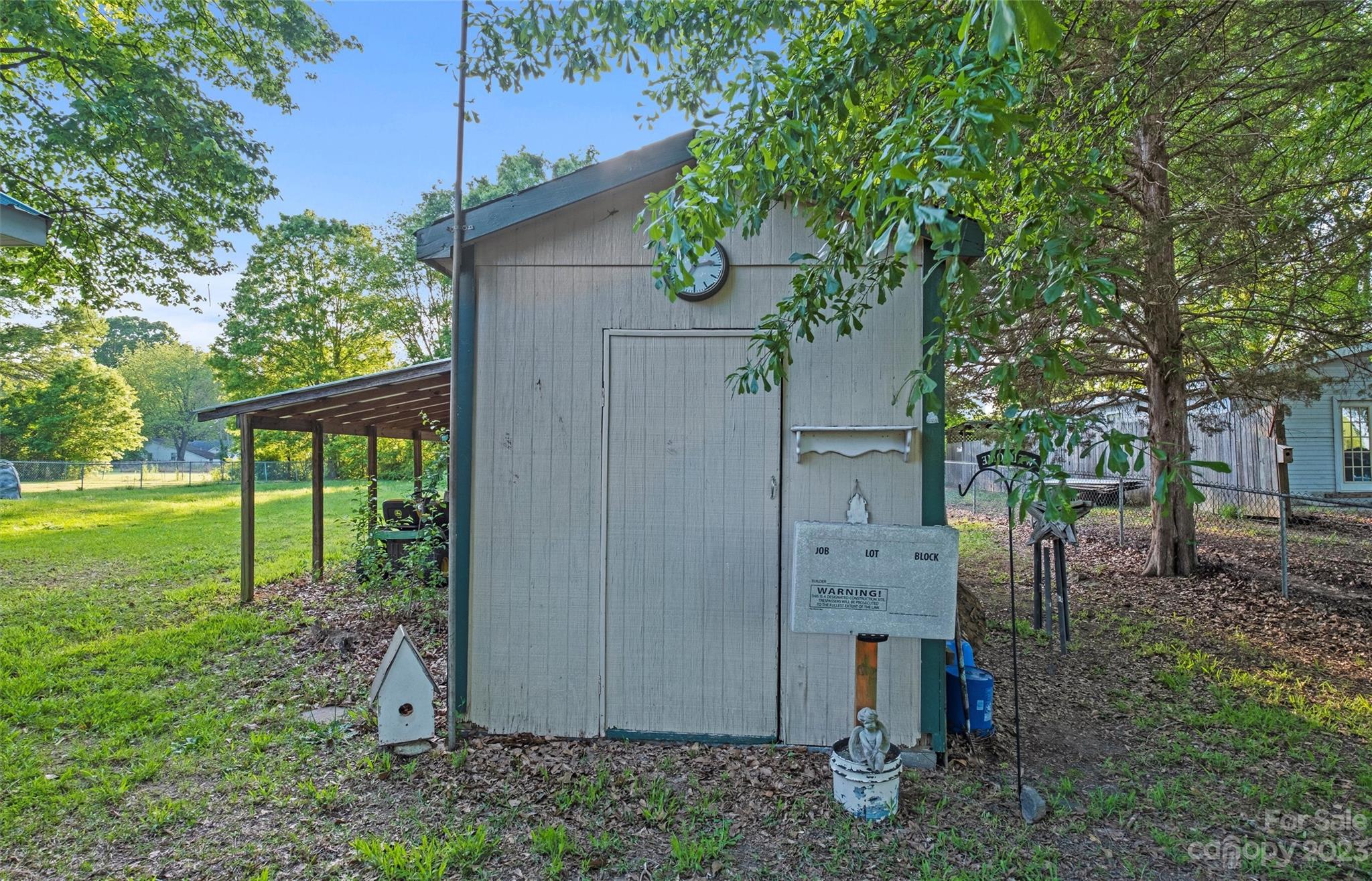 915 Harper Road Gastonia, NC 28056 - Photo 24 of 27 a backyard of a house with seating space