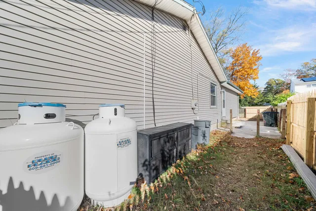 a view of a back yard of the house