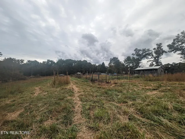 $98,900 | 370 Perkins Trail, Deer Lodge, TN 37726