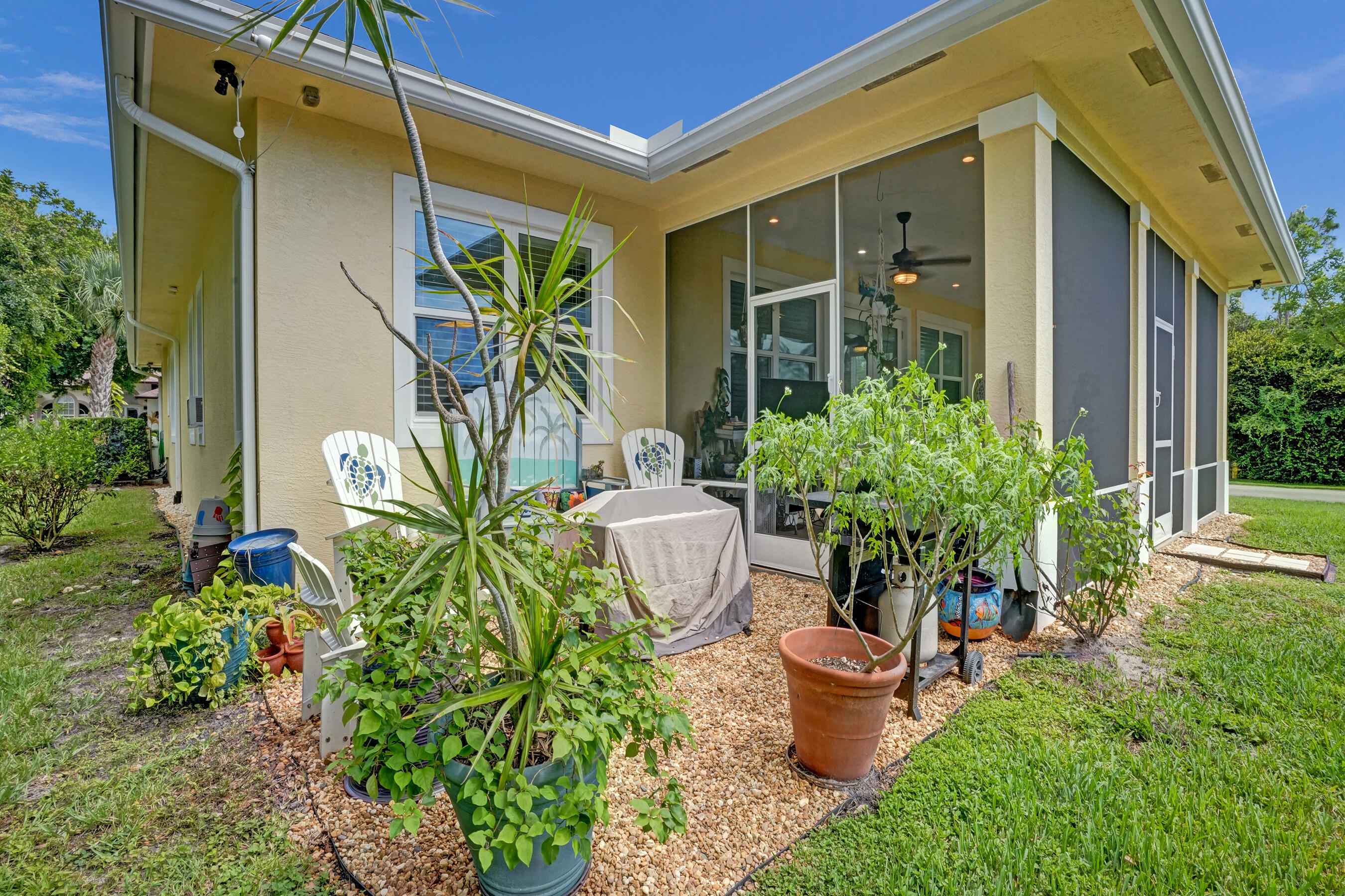 4487 Southeast Chelsea Circle Stuart, FL 34997 - Photo 23 of 36 Backyard Ambiance
