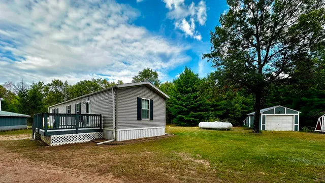 $195,000 | 1068 10th Avenue, Hancock, WI 54943