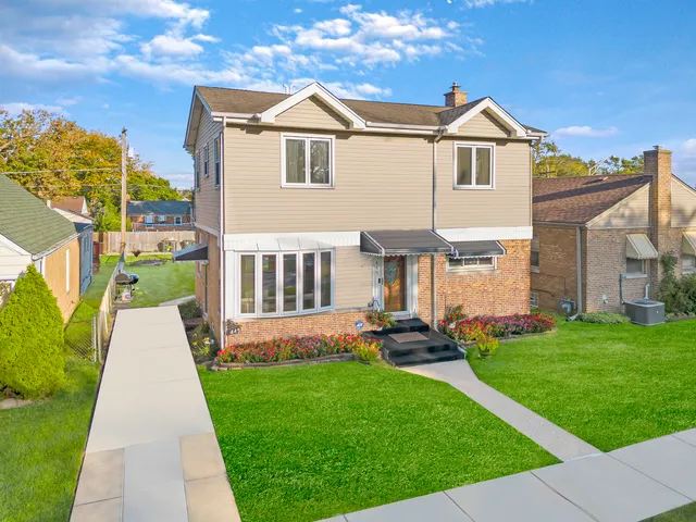 $330,000 | 445 48th Avenue, Bellwood, IL 60104