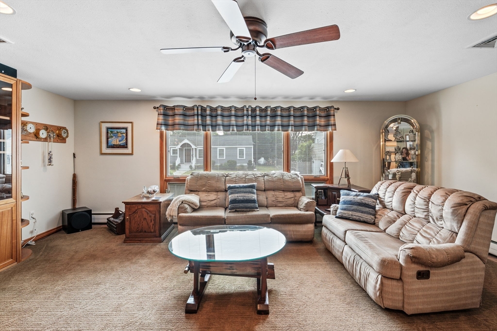 22 Thompson Road Marblehead, MA 01945 - Photo 8 of 41 a living room with furniture