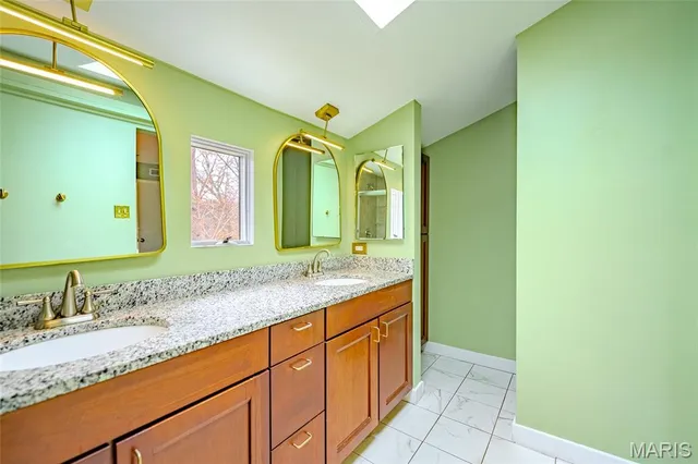 $539,900 | 452 Iris Lane, Kirkwood, MO 63122