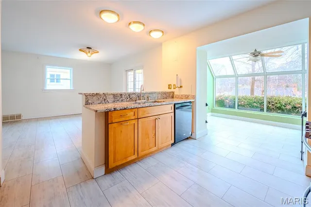 $539,900 | 452 Iris Lane, Kirkwood, MO 63122