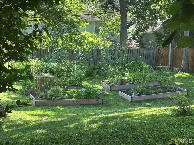 $539,900 | 452 Iris Lane, Kirkwood, MO 63122