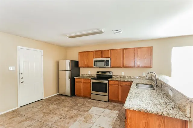 $1,690 | 1435 Sax Leigh Drive, Dallas, TX 75241