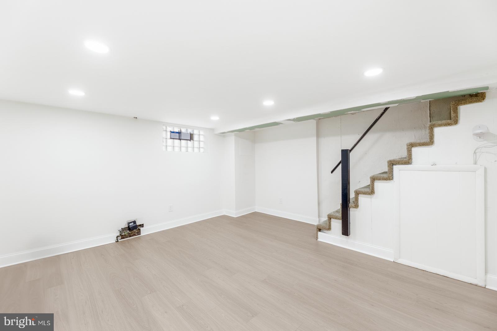 6302 Hegerman Street Philadelphia, PA 19135 - Photo 24 of 26 a view of entryway and hall