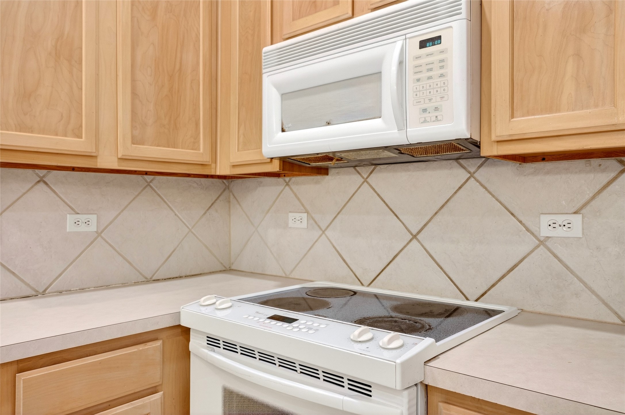 9910 Ripple Lake Drive Houston, TX 77065 - Photo 14 of 40