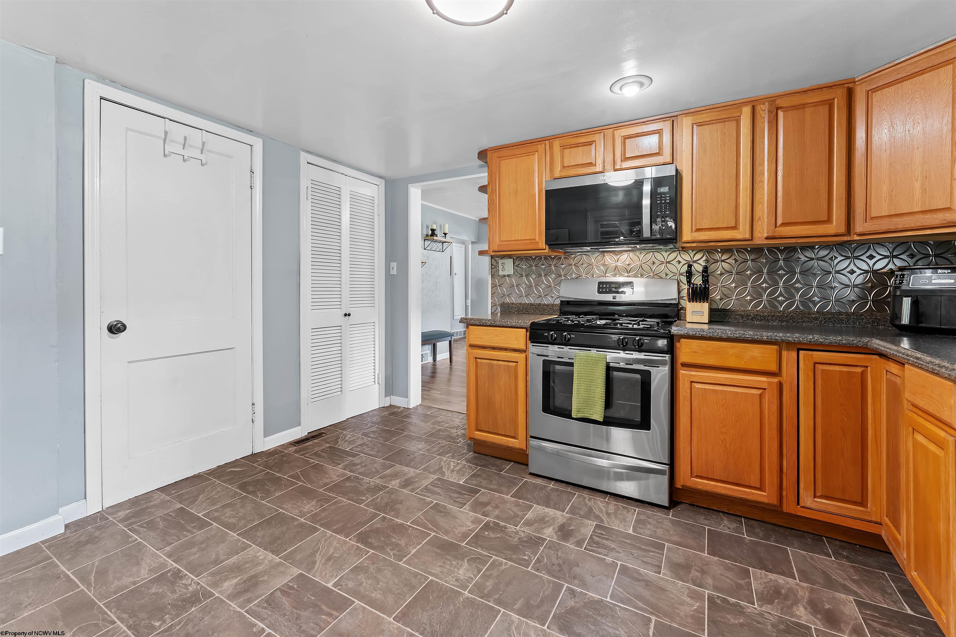 388 East Grafton Road Fairmont, WV 26554 - Photo 15 of 32 Gallery Image 15