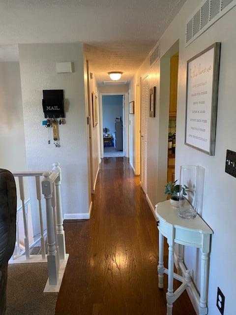7200 Rodebaugh Road Reynoldsburg, OH 43068 - Photo 16 of 38 Hallway