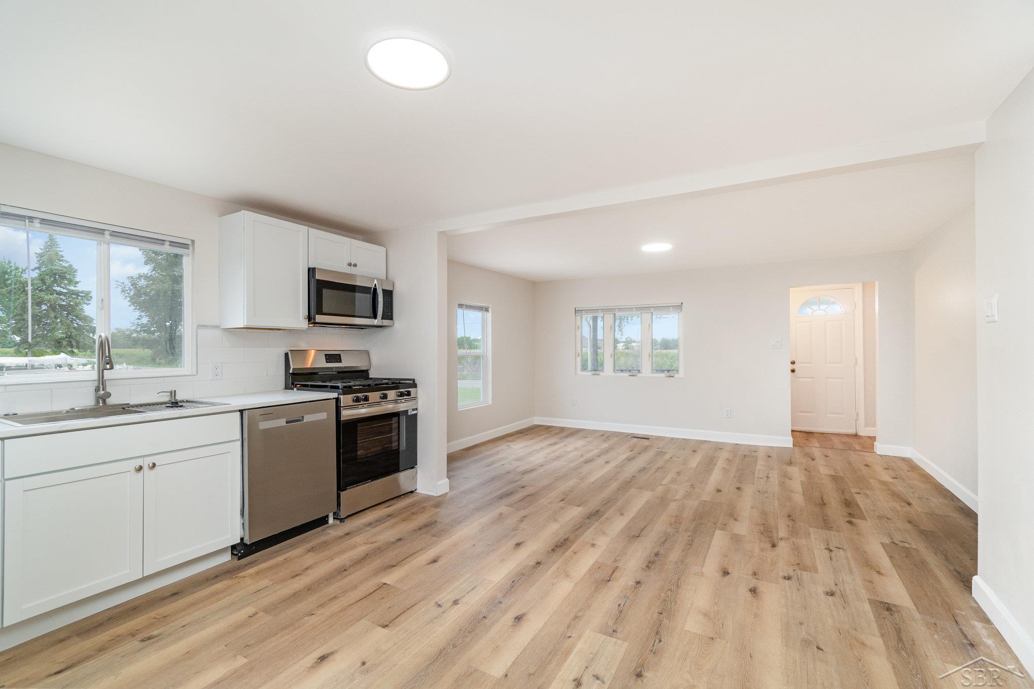 143 Tierney Road Bay City, MI 48708 - Photo 8 of 21 50186820-2aaf8ab1-428b-4ba0-aaf9-2890eb80f663.JPG