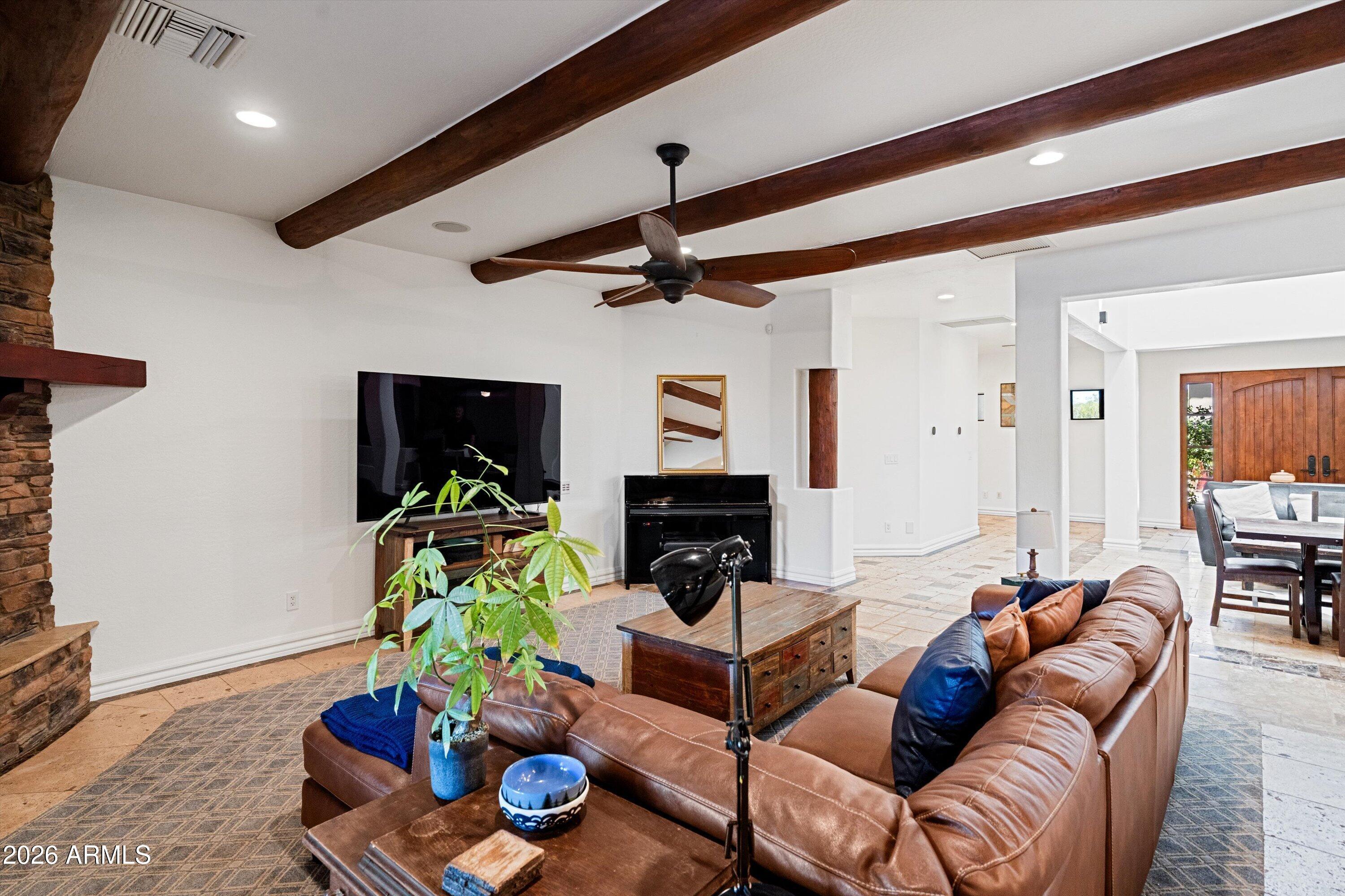 1823 West Maddock Road Phoenix, AZ 85086 - Photo 24 of 121 024-Family Room