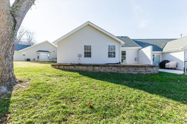 $285,000 | 12 Quiet Meadow Court, St. Peters, MO 63376