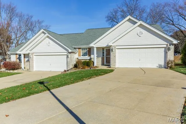 $285,000 | 12 Quiet Meadow Court, St. Peters, MO 63376