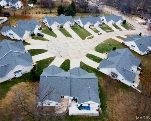 $285,000 | 12 Quiet Meadow Court, St. Peters, MO 63376