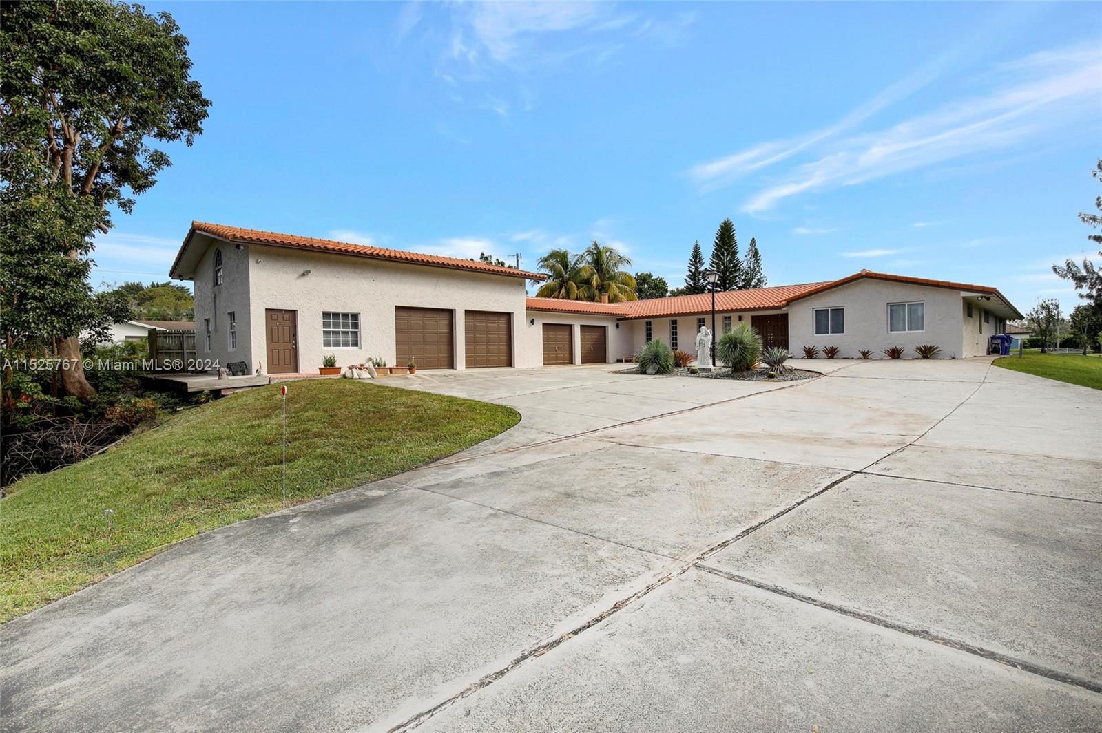 5790 Southwest 130th Avenue Southwest Ranches, FL 33330 - Photo 7 of 37 Gallery Image 7