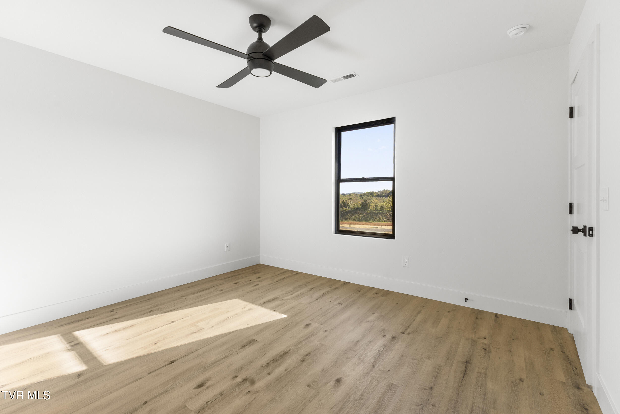 460 Noes Chapel Road Morristown, TN 37814 - Photo 30 of 36 33_img_3687