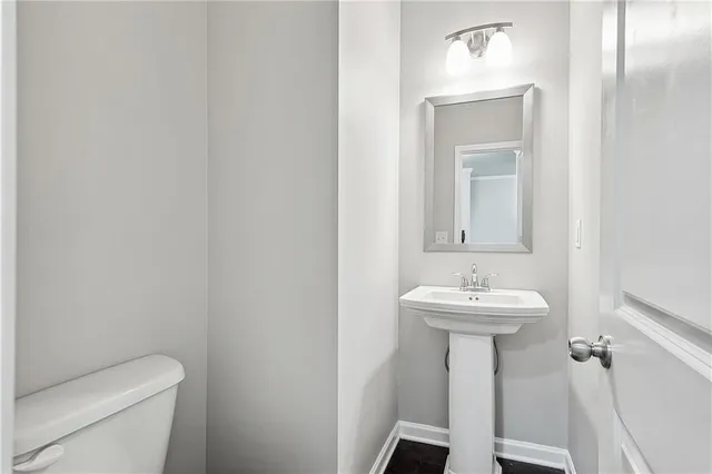 $2,300 | 5550 Lightheart Court, Suwanee, GA 30024