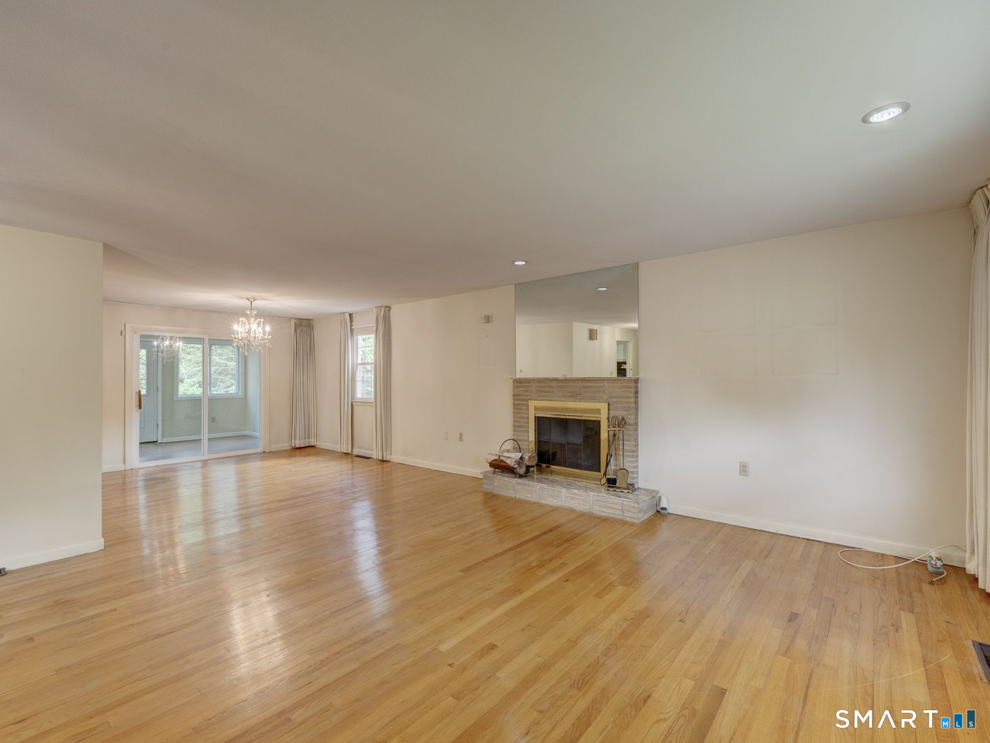 390 Ballfall Road Middletown, CT 06457 - Photo 11 of 40