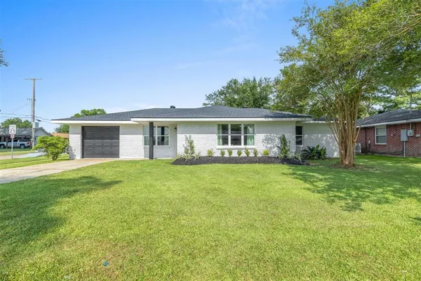 $219,900 | 4701 Desoto Street, Lake Charles, LA 70607