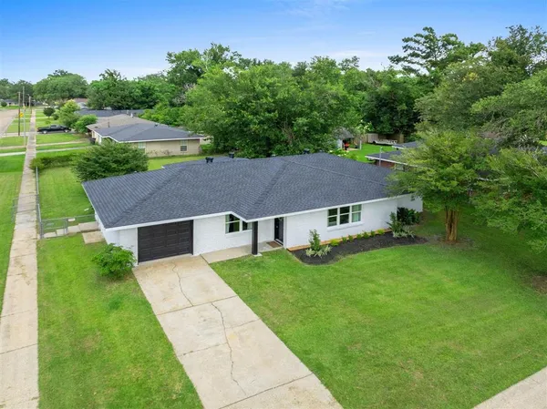 $219,900 | 4701 Desoto Street, Lake Charles, LA 70607