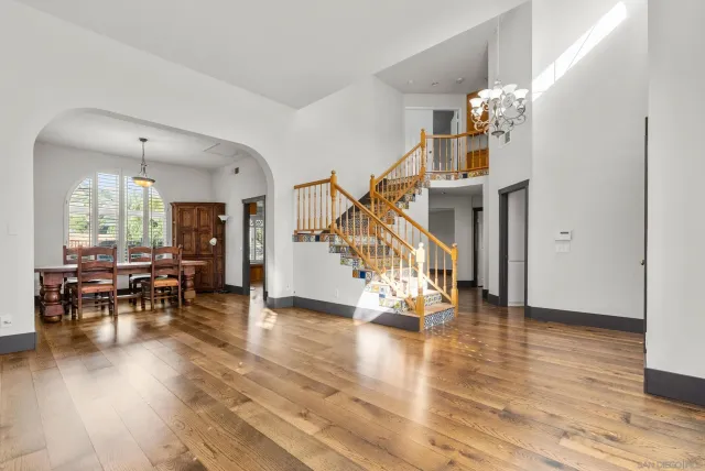 $935,000 | 28885 Shadow Valley Lane, Santa Clarita, CA 91390