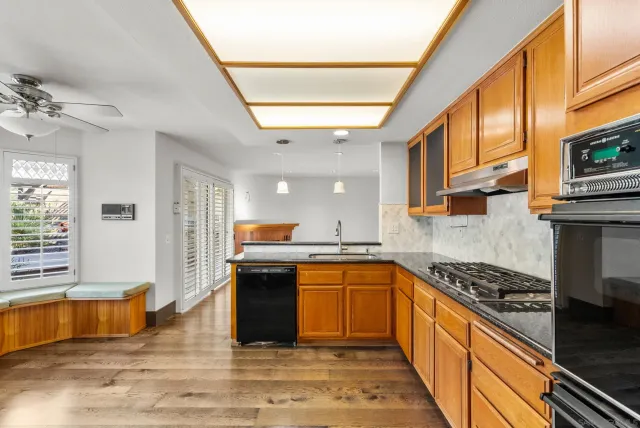 $935,000 | 28885 Shadow Valley Lane, Santa Clarita, CA 91390