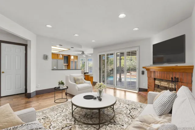 $935,000 | 28885 Shadow Valley Lane, Santa Clarita, CA 91390