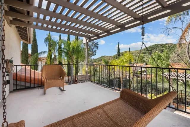 $935,000 | 28885 Shadow Valley Lane, Santa Clarita, CA 91390