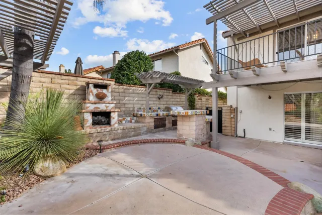 $935,000 | 28885 Shadow Valley Lane, Santa Clarita, CA 91390