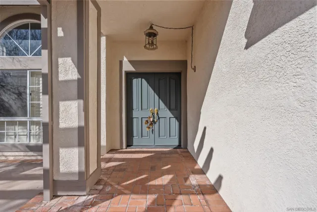 $935,000 | 28885 Shadow Valley Lane, Santa Clarita, CA 91390