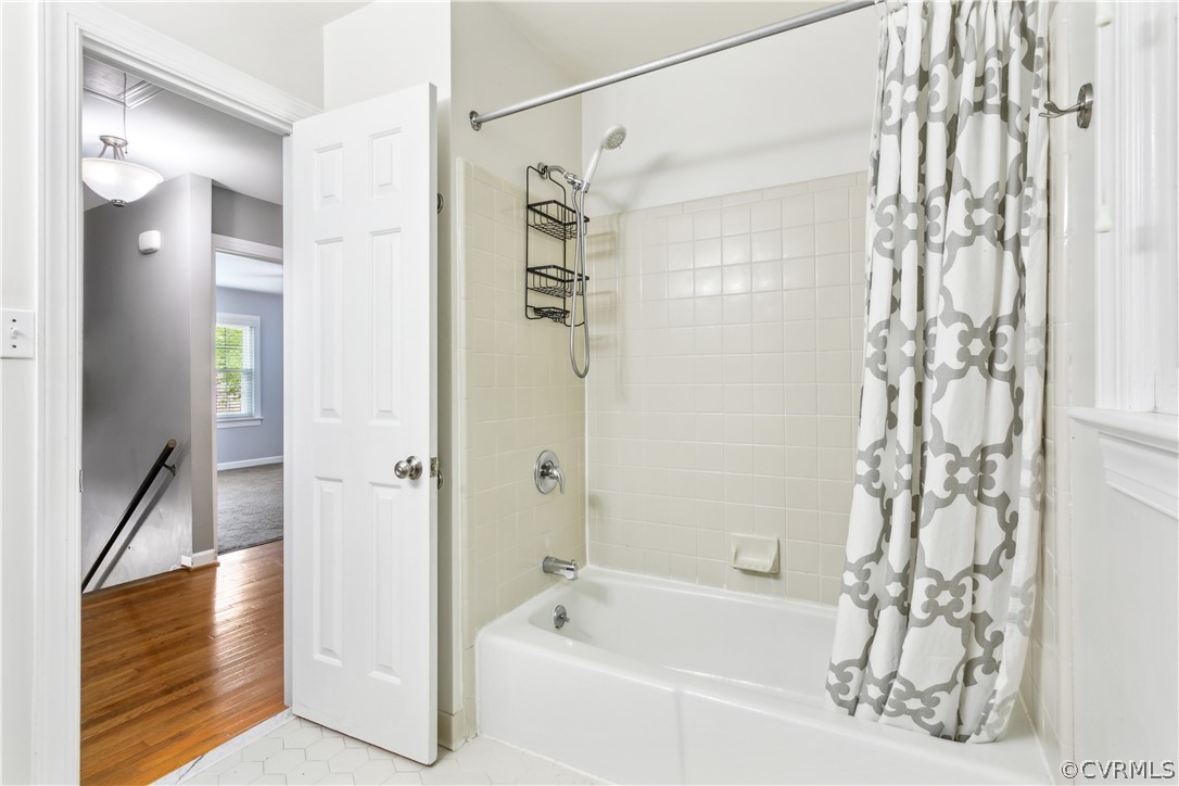 204 Old Cart Road Williamsburg, VA 23188 - Photo 28 of 49 a bathroom with a bathtub and a shower
