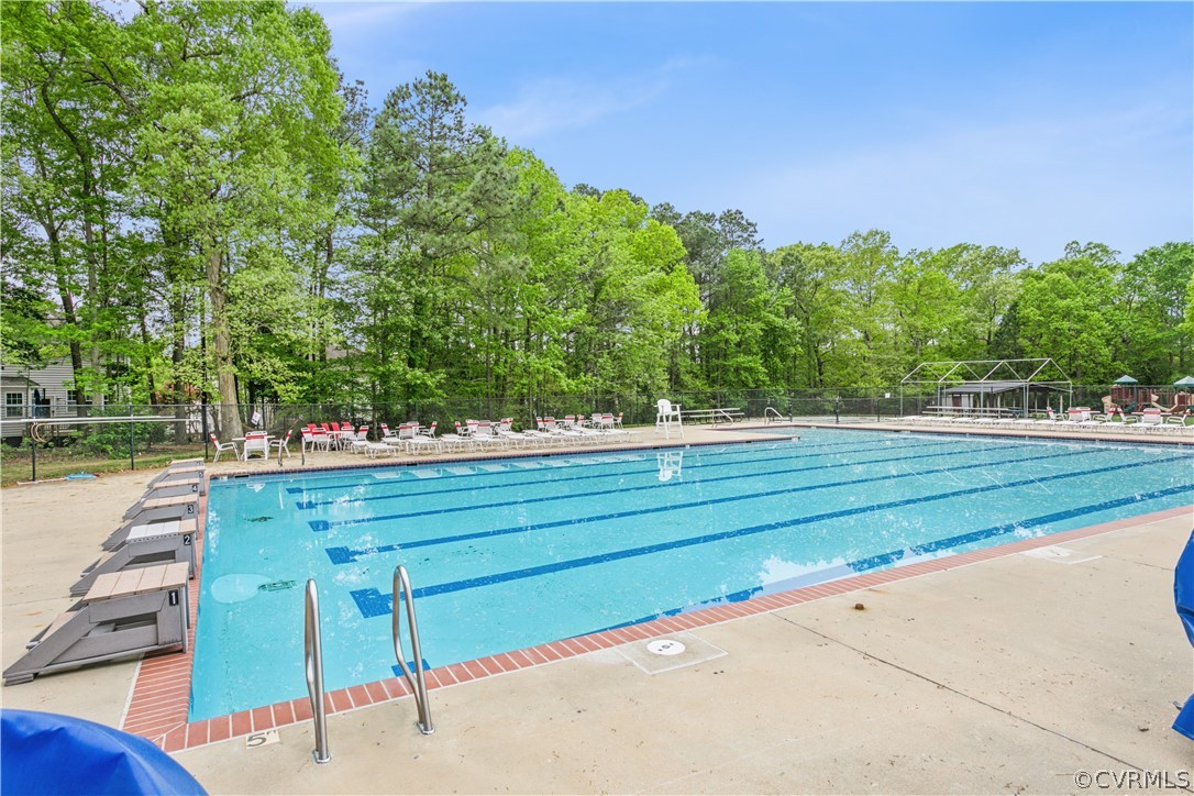 204 Old Cart Road Williamsburg, VA 23188 - Photo 45 of 49 a view of a yard and an trees