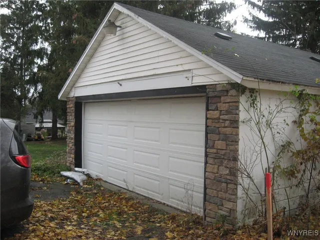 $179,900 | 71 Summit Street, Le Roy, NY 14482