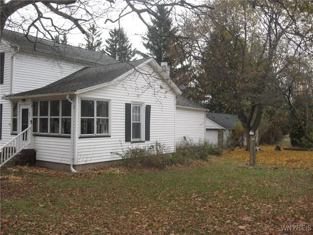 $179,900 | 71 Summit Street, Le Roy, NY 14482