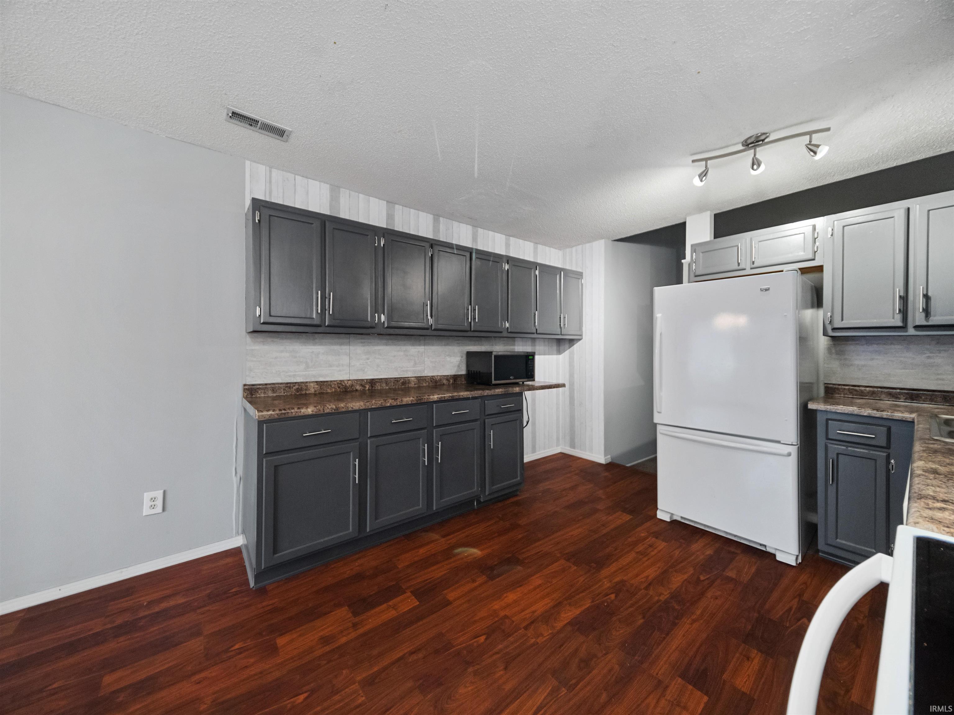 5040 Stellhorn Road Fort Wayne, IN 46815 - Photo 7 of 35 Gallery Image 7