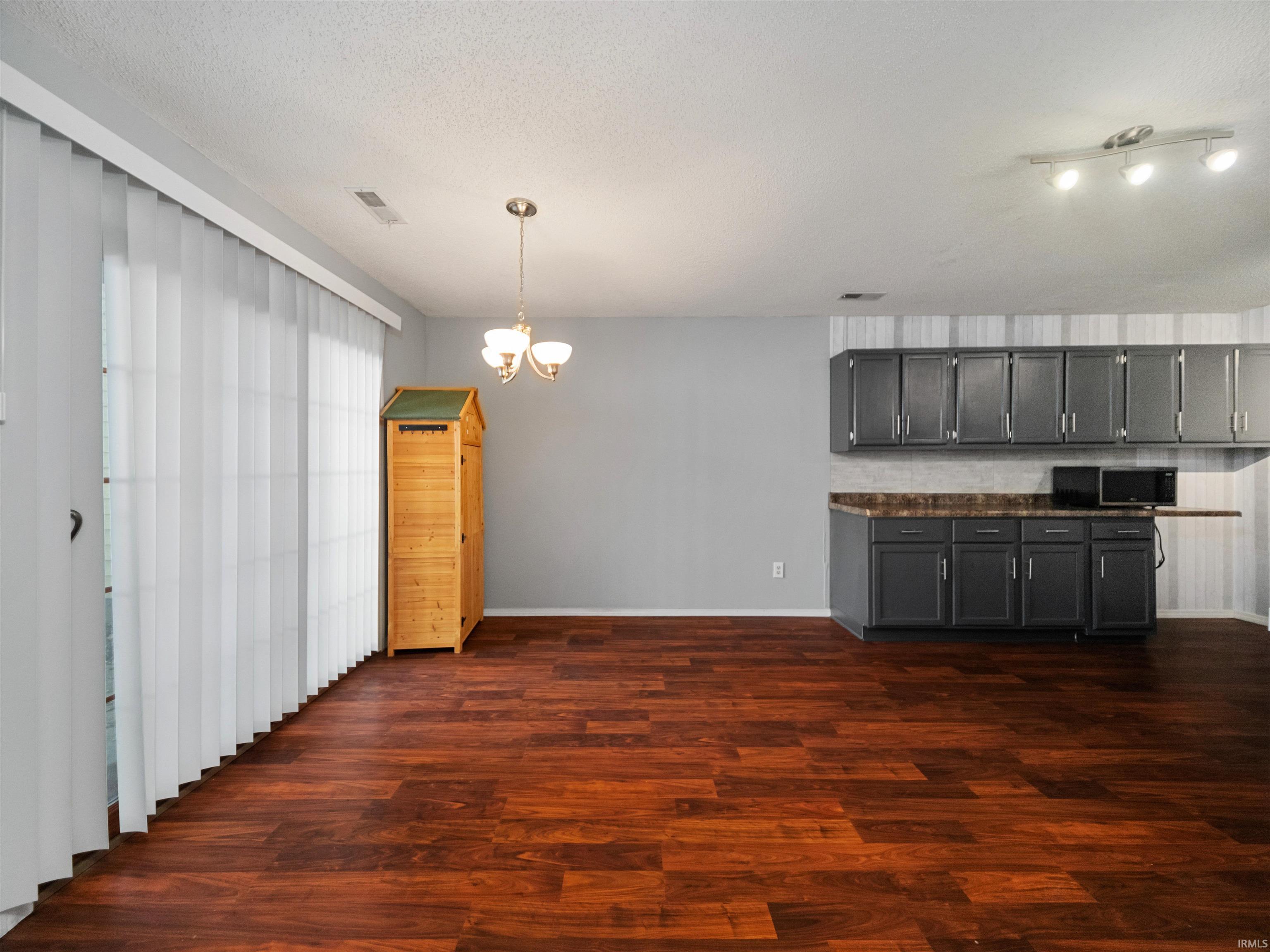 5040 Stellhorn Road Fort Wayne, IN 46815 - Photo 10 of 35 Gallery Image 10