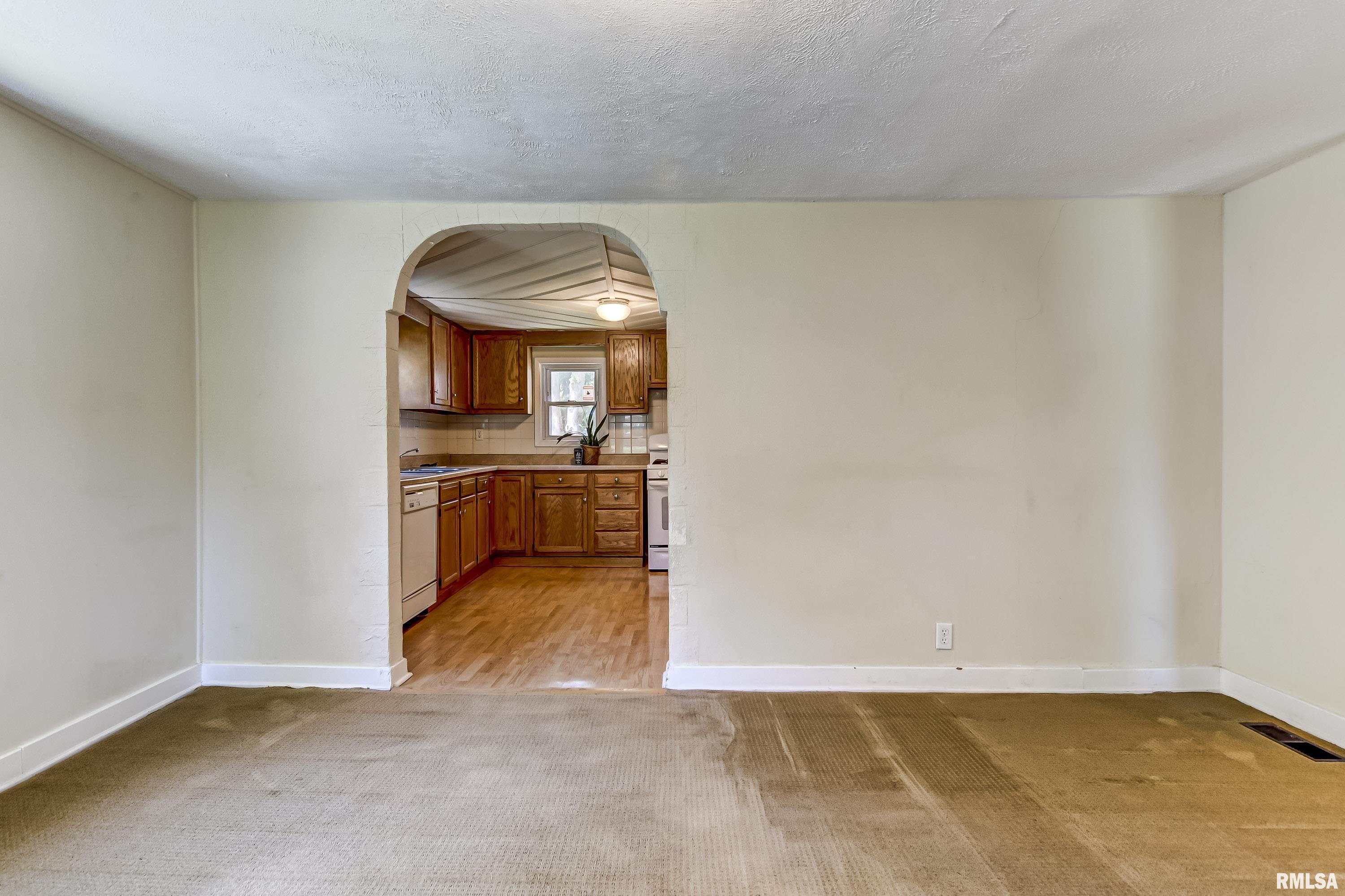 3333 Rita Avenue Springfield, IL 62703 - Photo 12 of 34