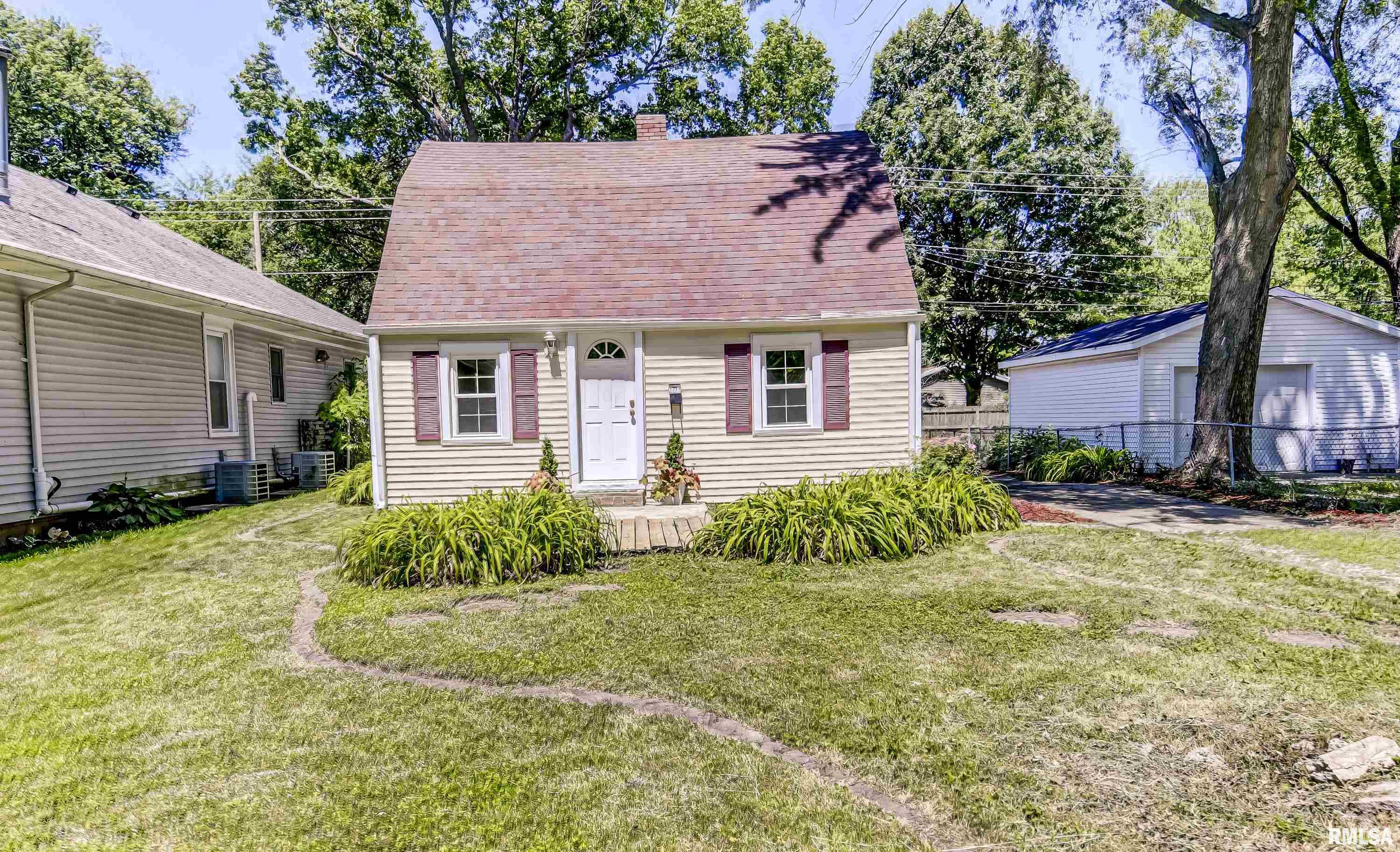 3333 Rita Avenue Springfield, IL 62703 - Photo 2 of 34