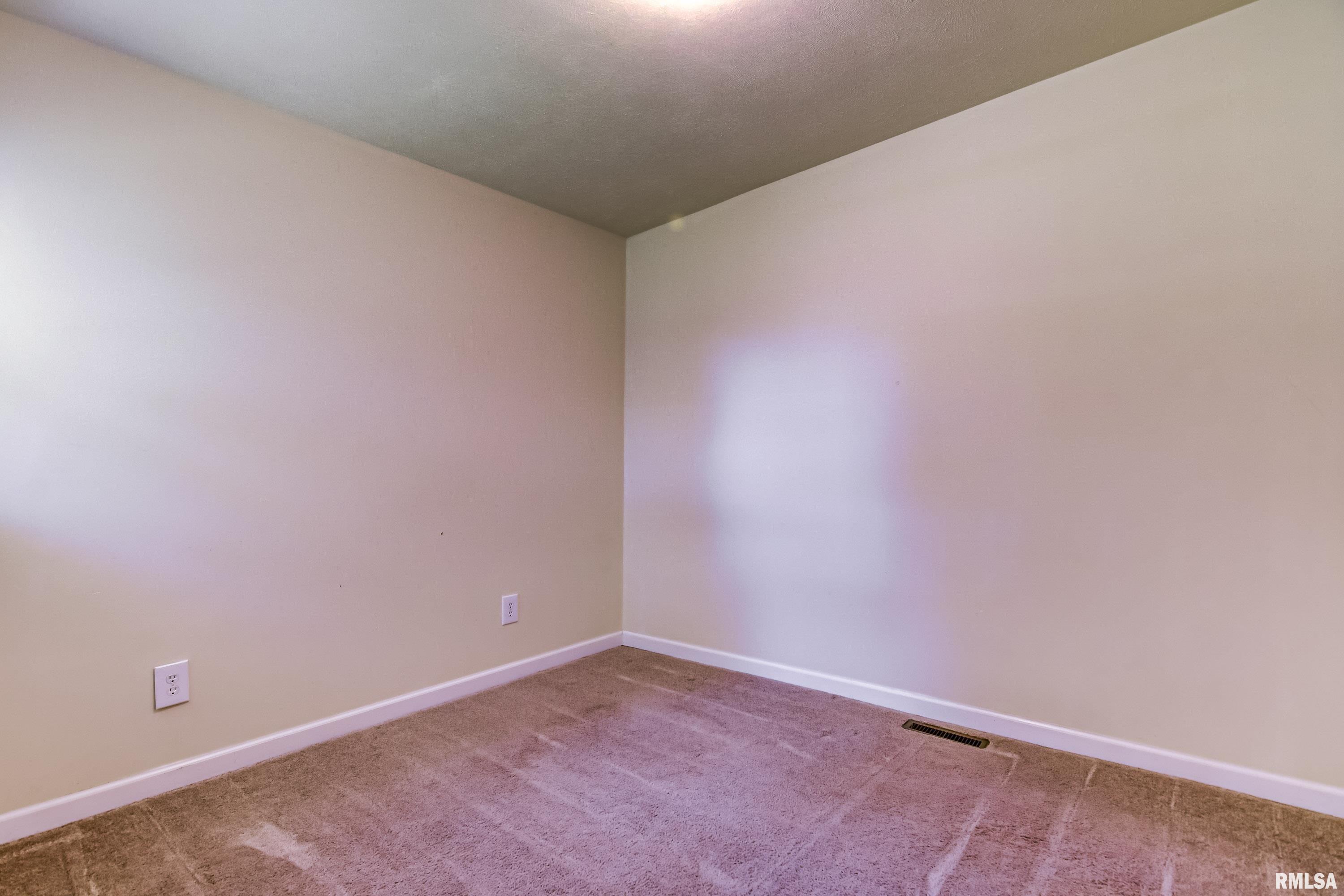 3333 Rita Avenue Springfield, IL 62703 - Photo 28 of 34