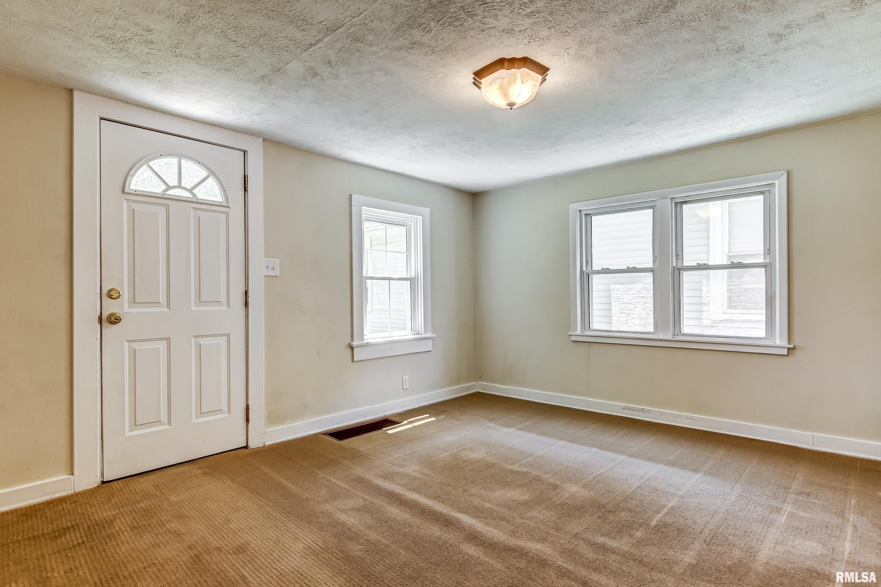3333 Rita Avenue Springfield, IL 62703 - Photo 8 of 34