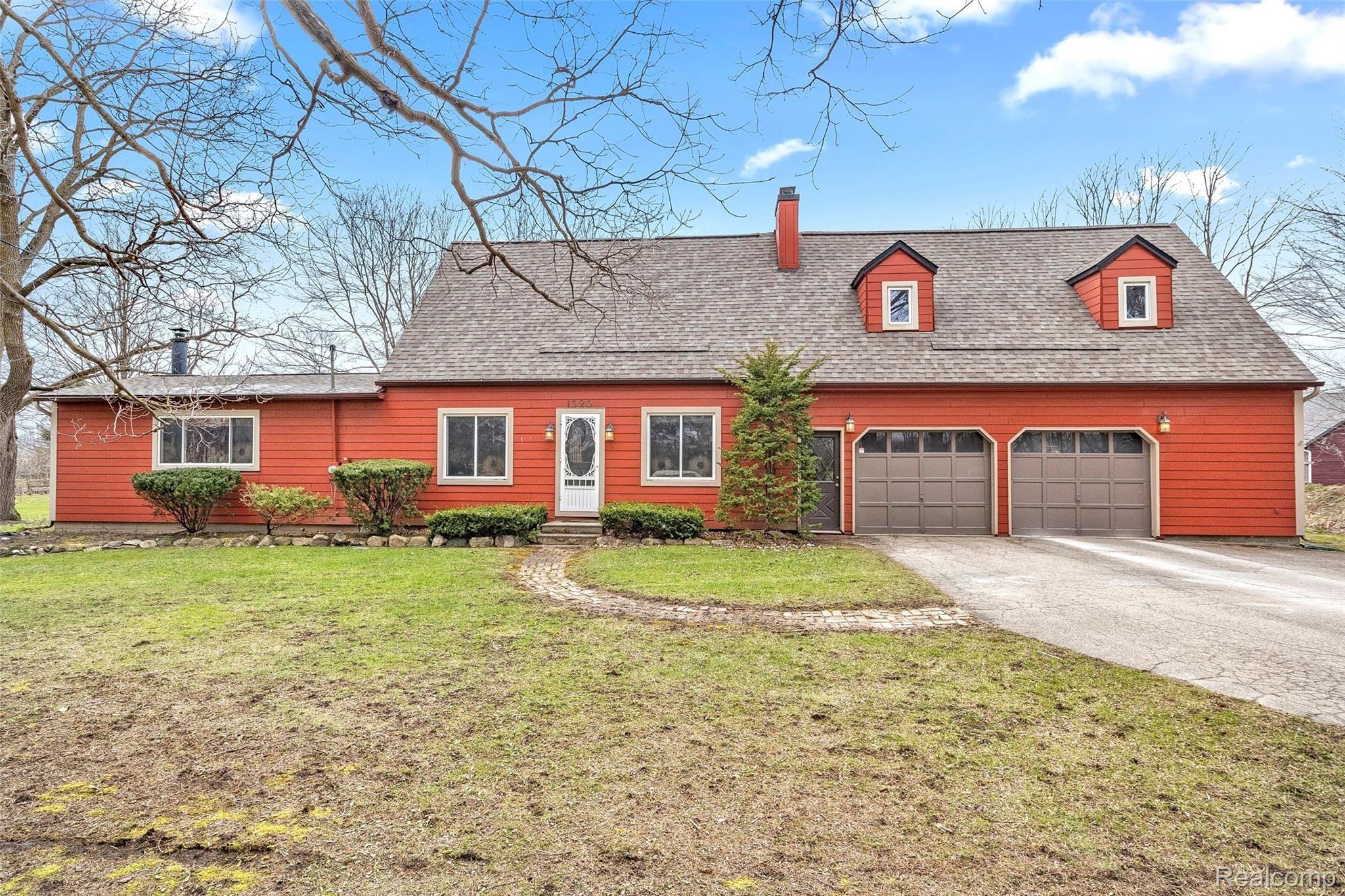 1320 Pingree Road Howell, MI 48843 - Photo 2 of 48 02.jpg