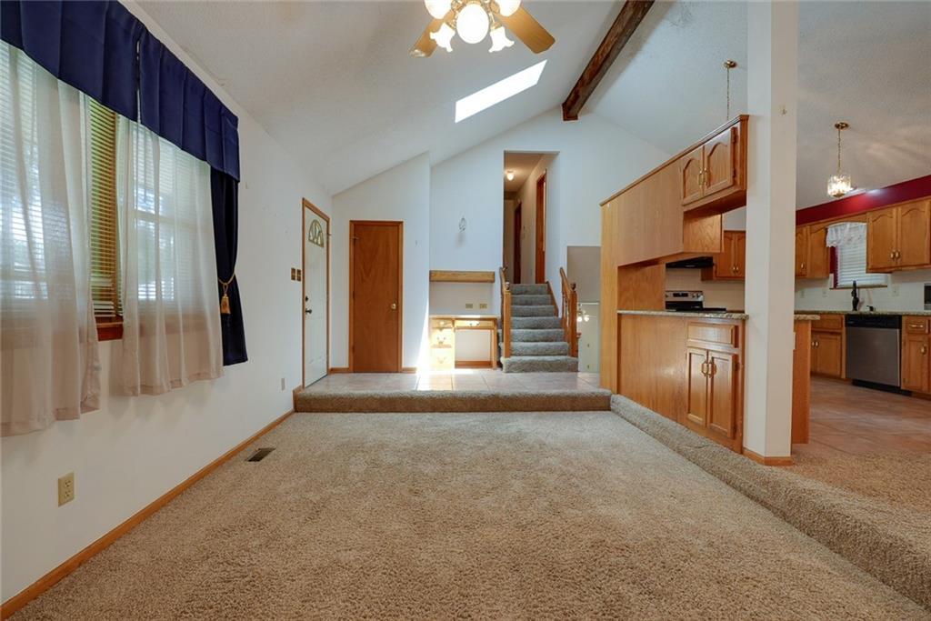 1211 North Davis Road Independence, MO 64056 - Photo 4 of 33