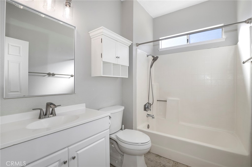 27614 Susan Beth Way, Unit F Saugus, CA 91350 - Photo 11 of 20