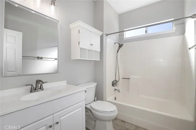 $375,000 | 27614 Susan Beth Way, Unit F, Saugus, CA 91350