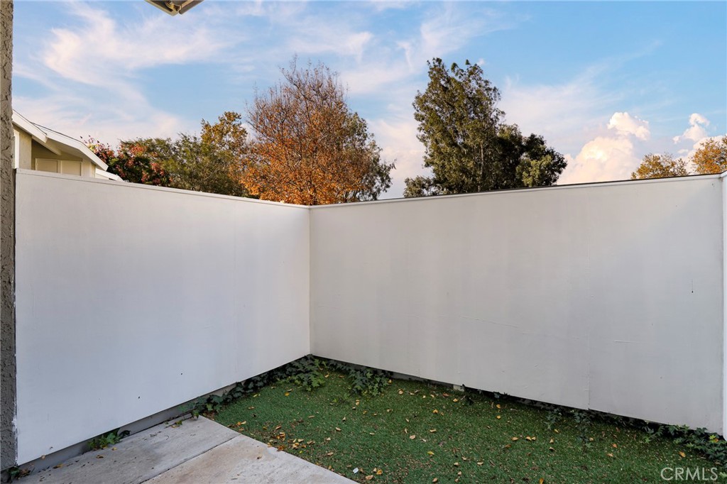 27614 Susan Beth Way, Unit F Saugus, CA 91350 - Photo 16 of 20