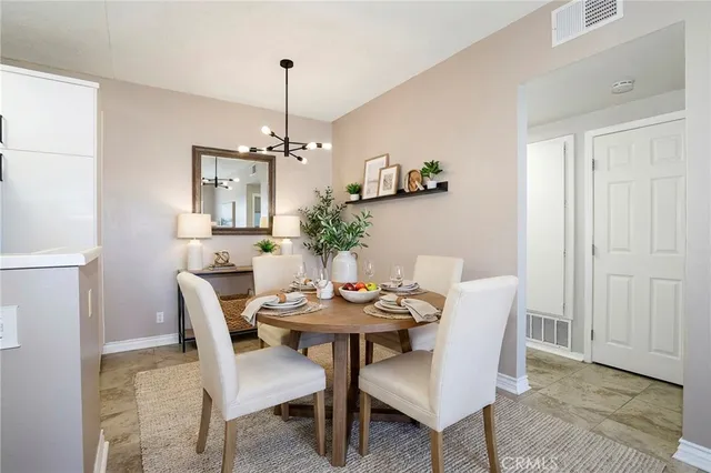 $375,000 | 27614 Susan Beth Way, Unit F, Saugus, CA 91350