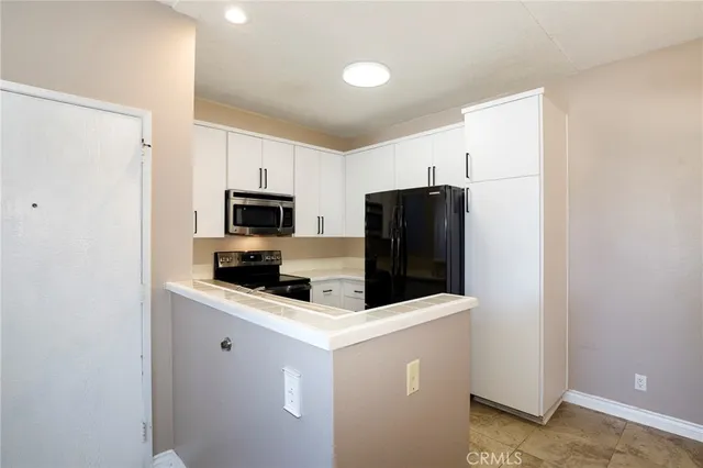$375,000 | 27614 Susan Beth Way, Unit F, Saugus, CA 91350